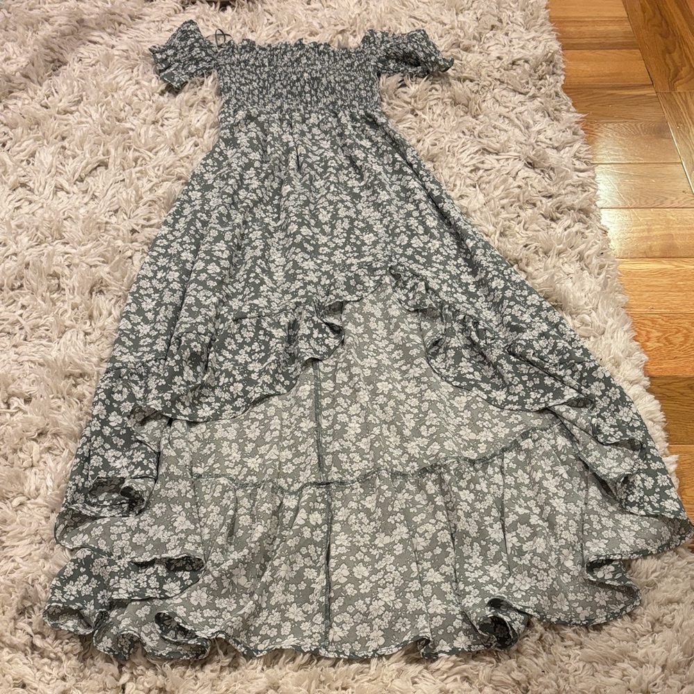Francescas Floral Women’s Dress in Gray and White